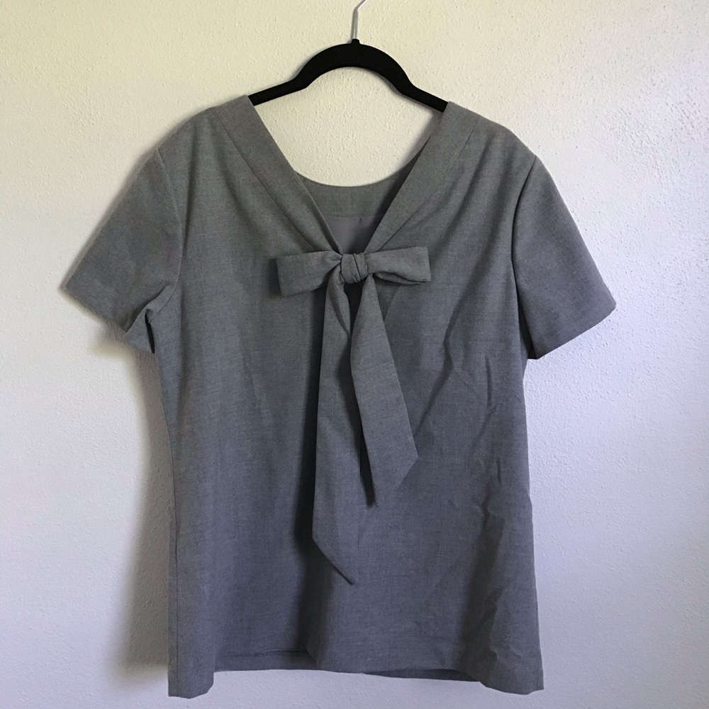 Banana Republic Grey Suit Top with Bow Back Size M
